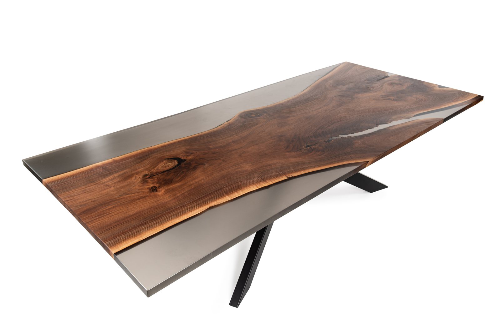 Table en noyer massif avec base en X sur fond blanc